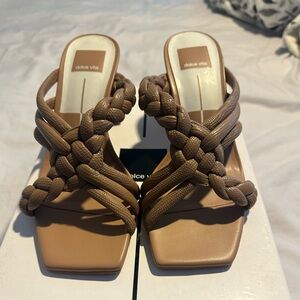 Dolce Vita V-PIPIN Cafe Embossed Leather Heels Size 8